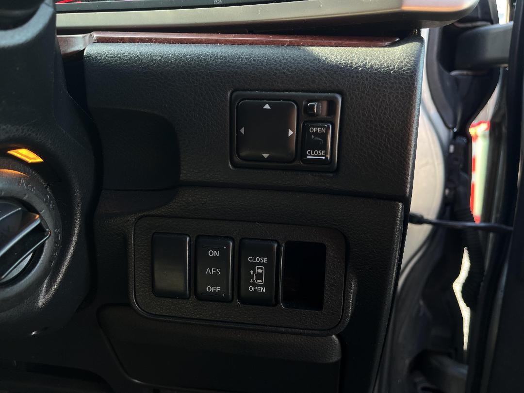 Photo '20' of Nissan Elgrand Photo '20' of Nissan Elgrand