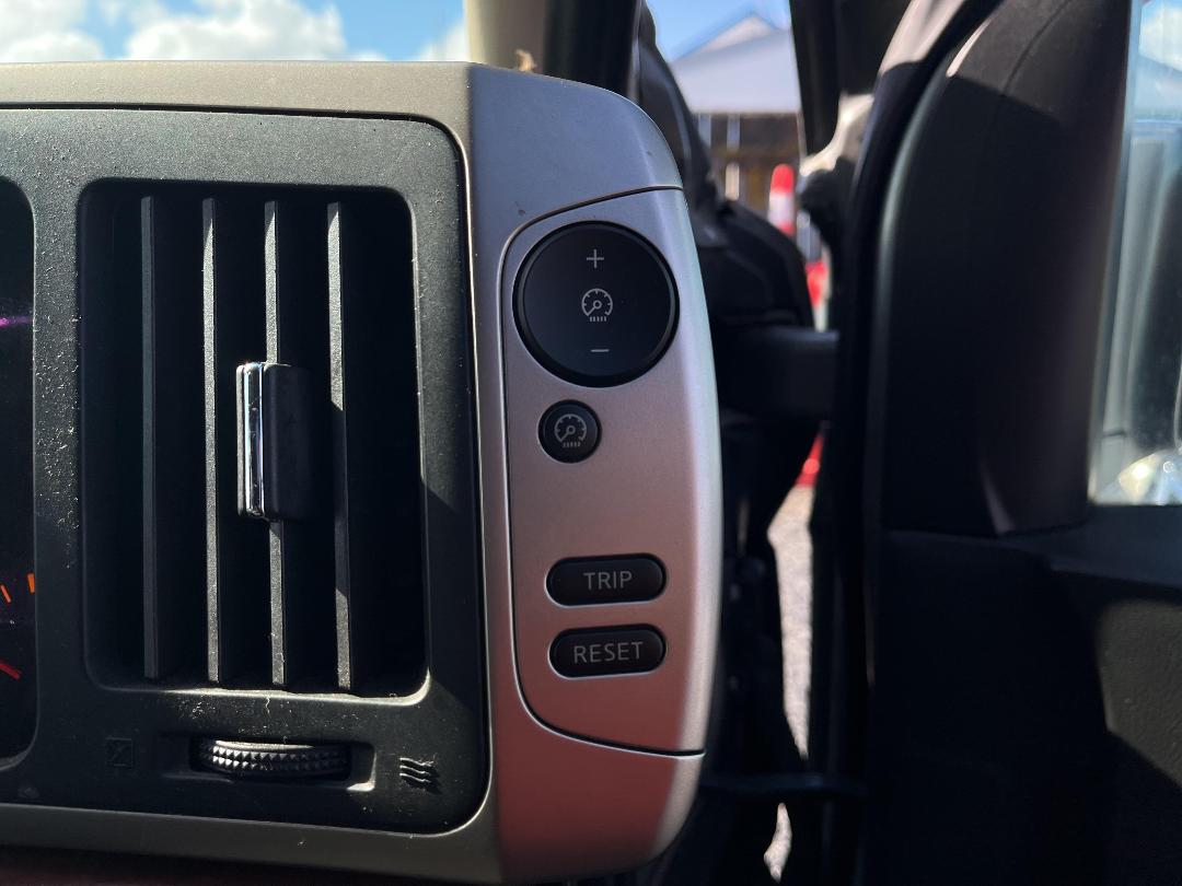 Photo '21' of Nissan Elgrand Photo '21' of Nissan Elgrand