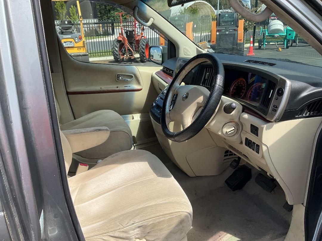 Photo '6' of Nissan Elgrand