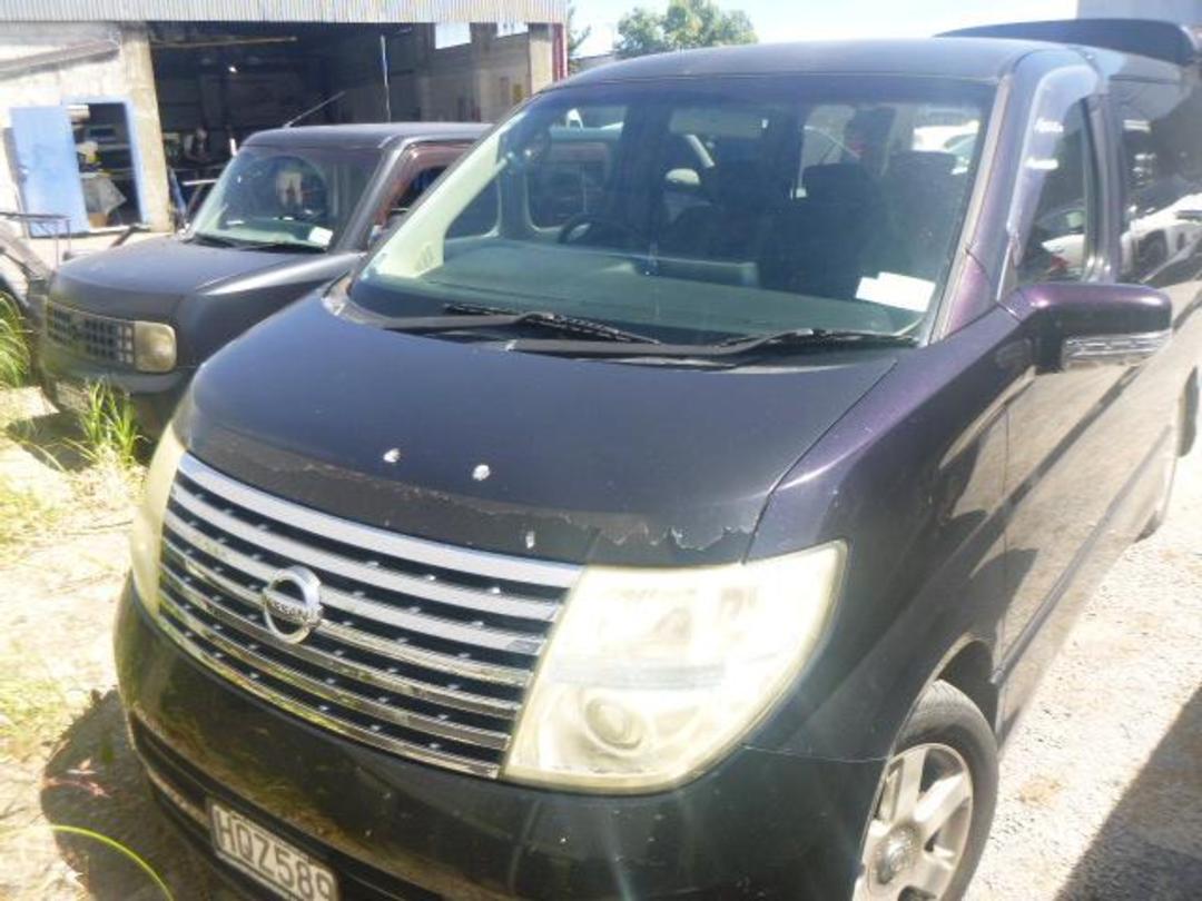 Photo '4' of Nissan Elgrand