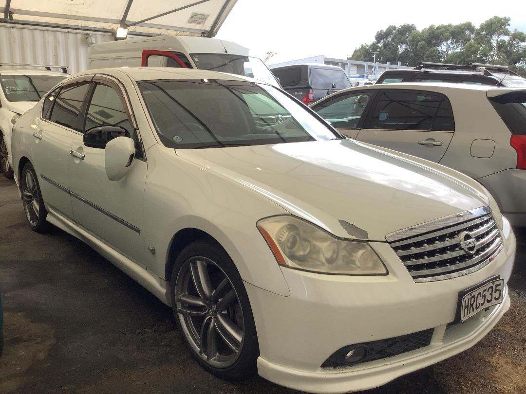 Photo '4' of Nissan Fuga 450GT Photo '4' of Nissan Fuga 450GT