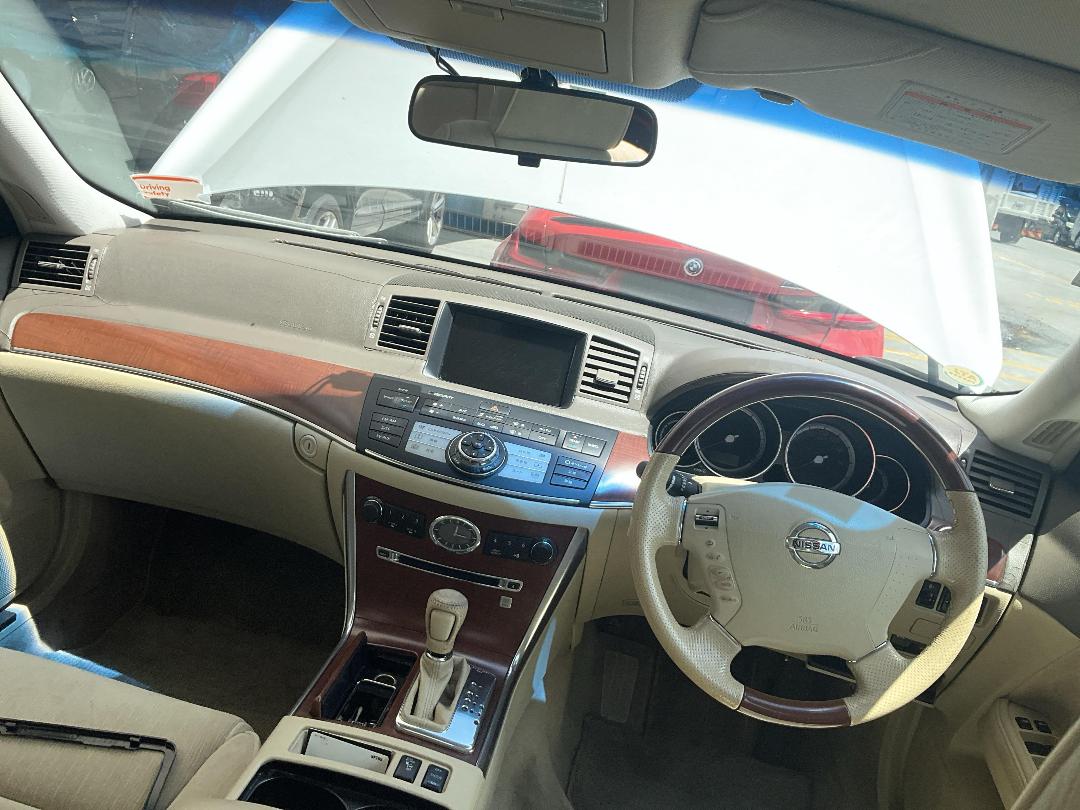 Photo '18' of Nissan Fuga