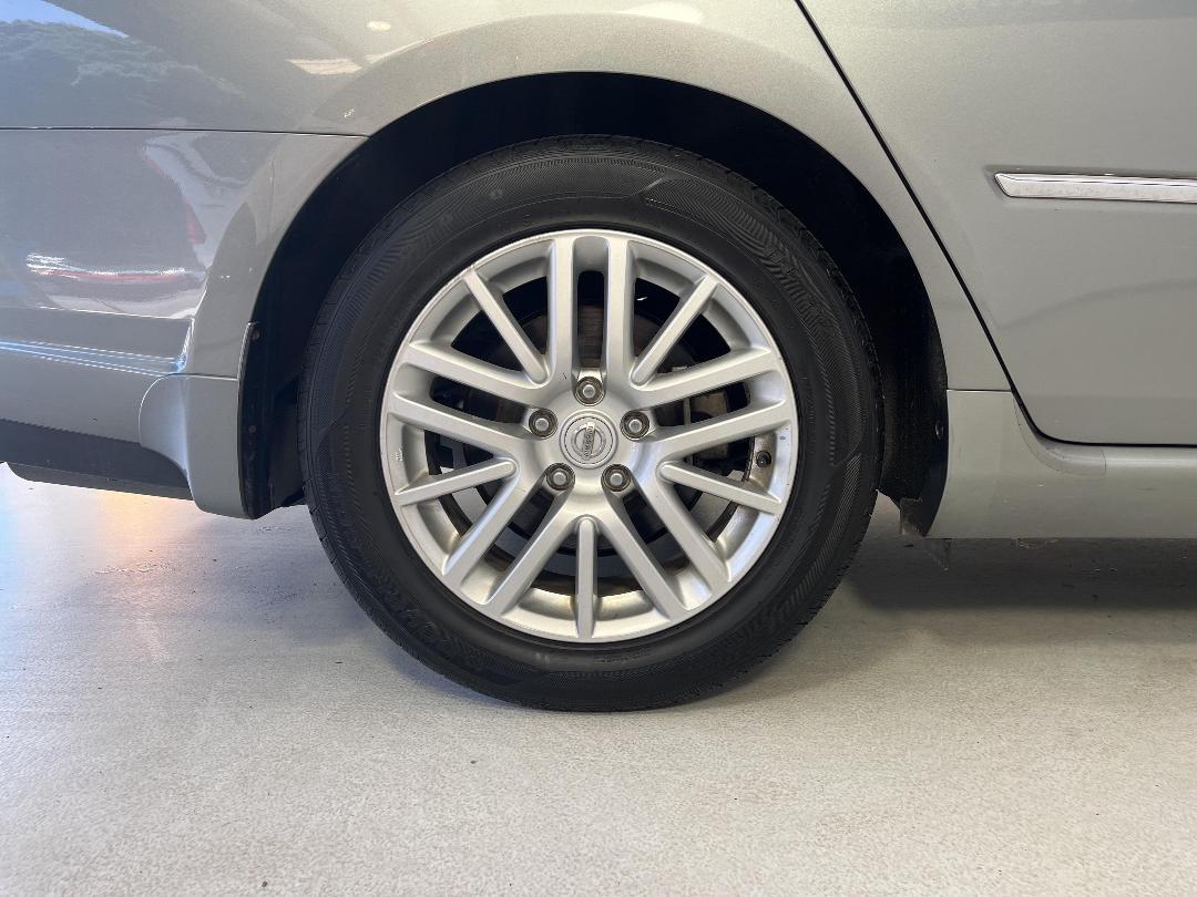 Photo '12' of Nissan Fuga