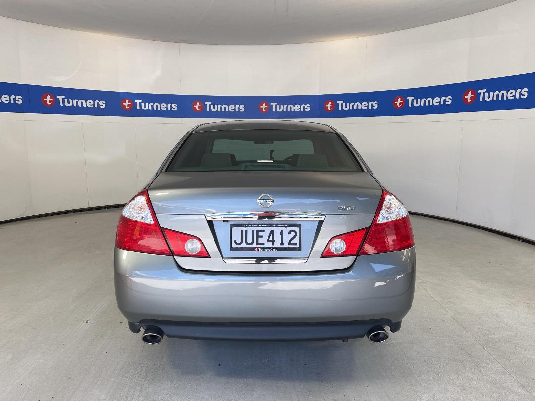 Photo '6' of Nissan Fuga