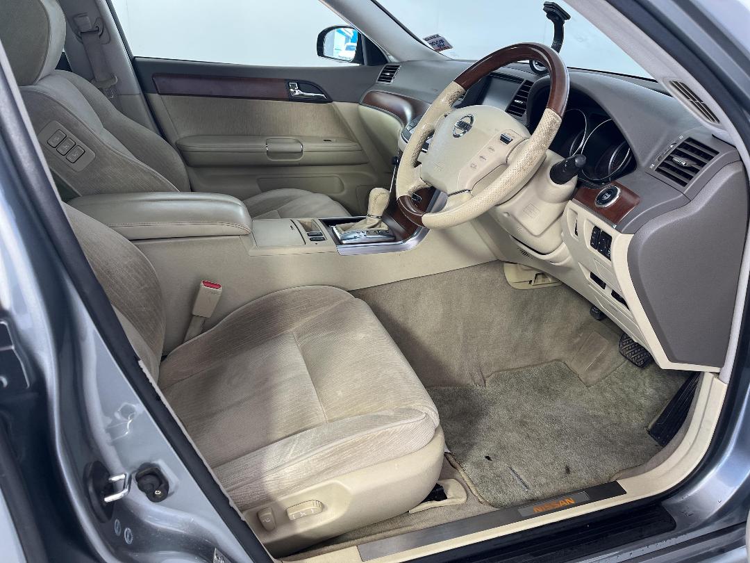 Photo '16' of Nissan Fuga