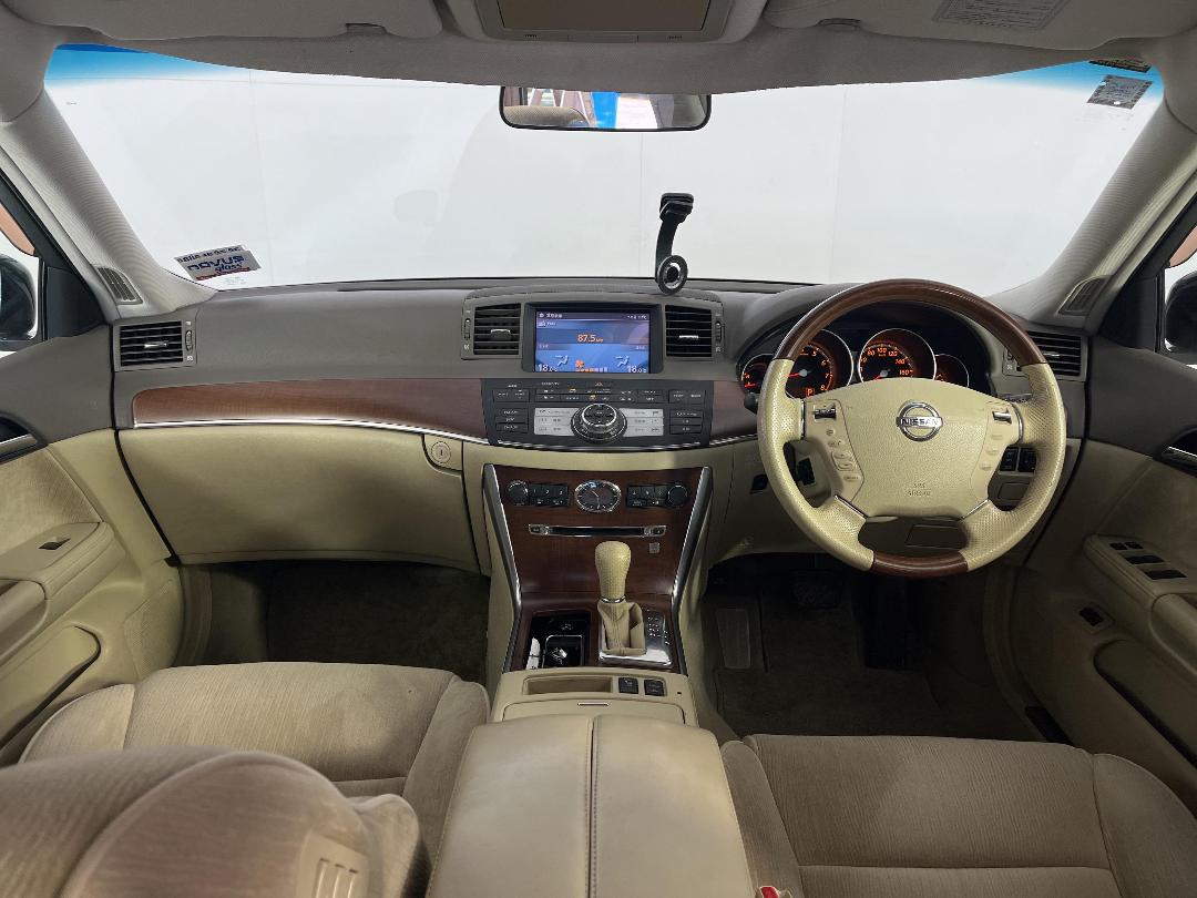 Photo '17' of Nissan Fuga