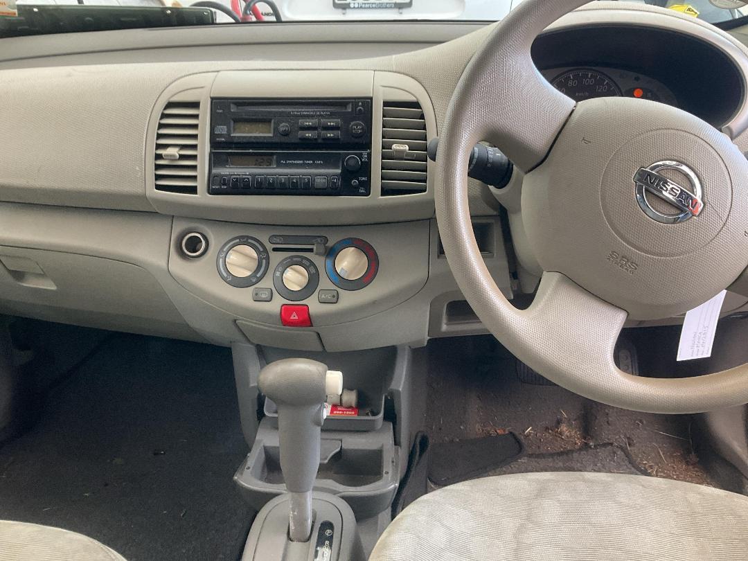 Photo '7' of Nissan March Photo '7' of Nissan March