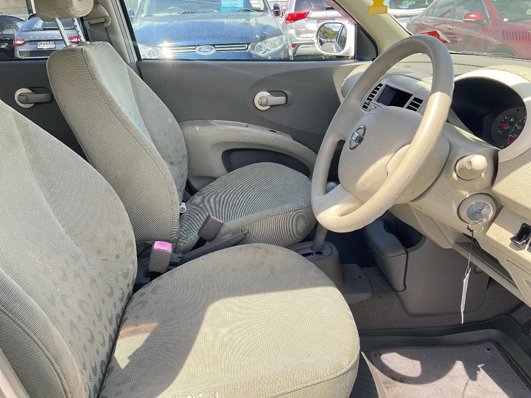 Photo '6' of Nissan March