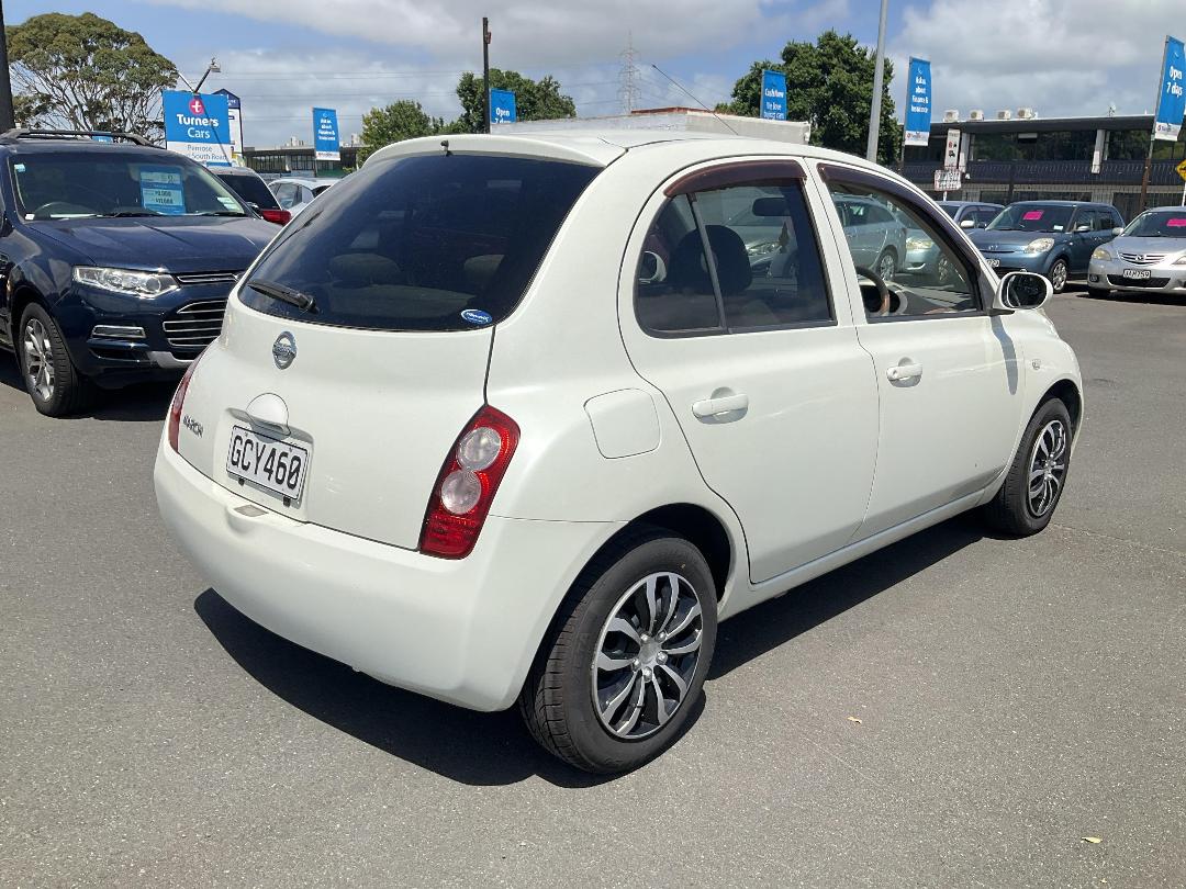 Photo '4' of Nissan March