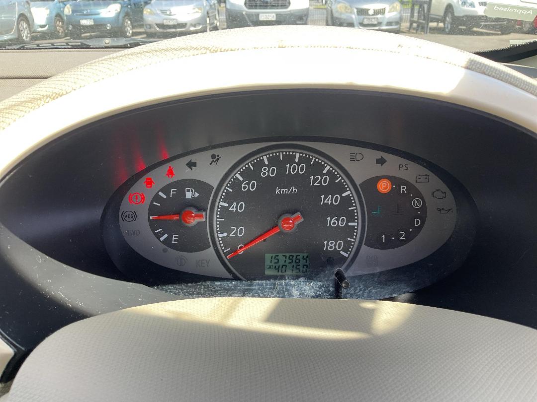 Photo '8' of Nissan March