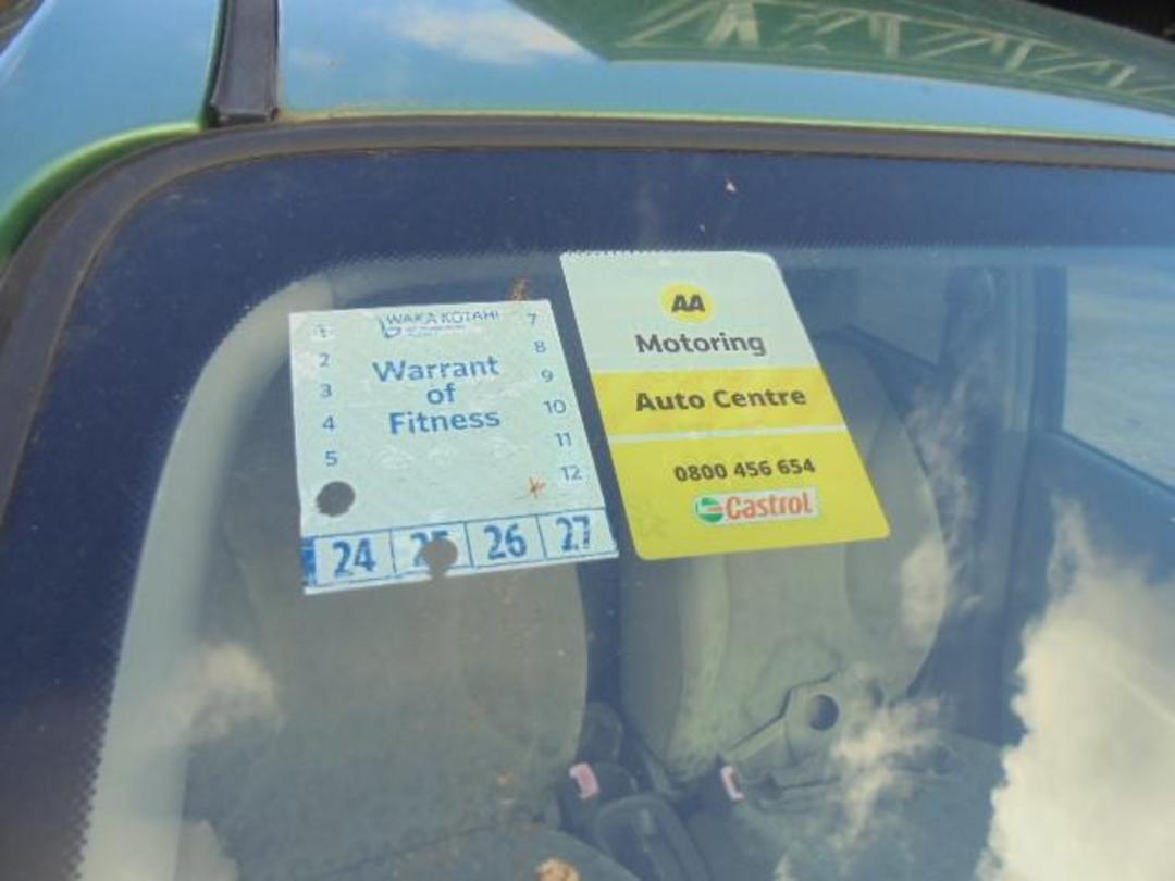 Photo '6' of Nissan March