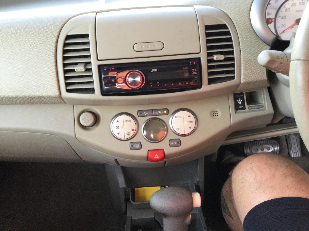 Photo '9' of Nissan March