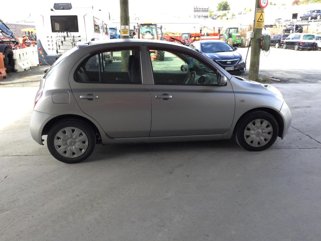 Photo '7' of Nissan March