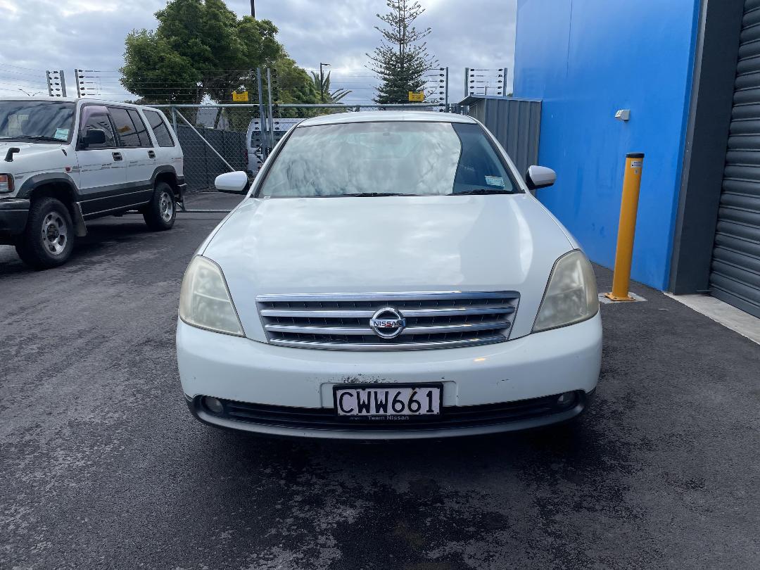 Photo '3' of Nissan Maxima SI