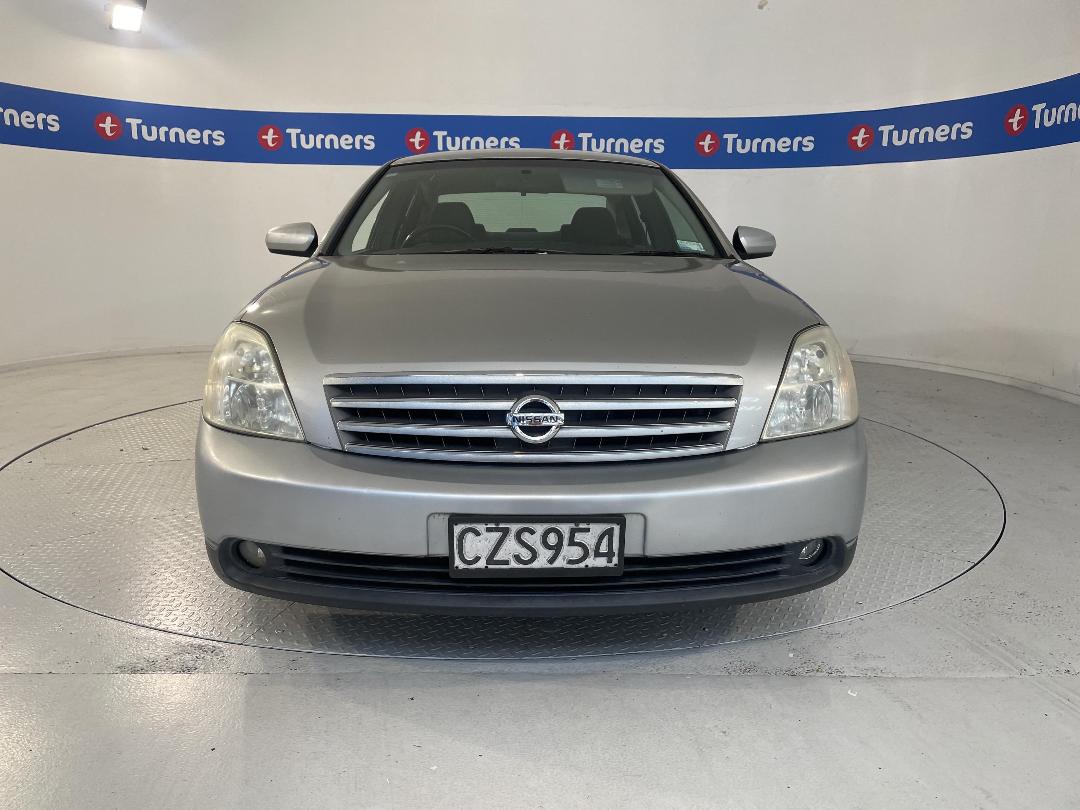 Photo '2' of Nissan Maxima