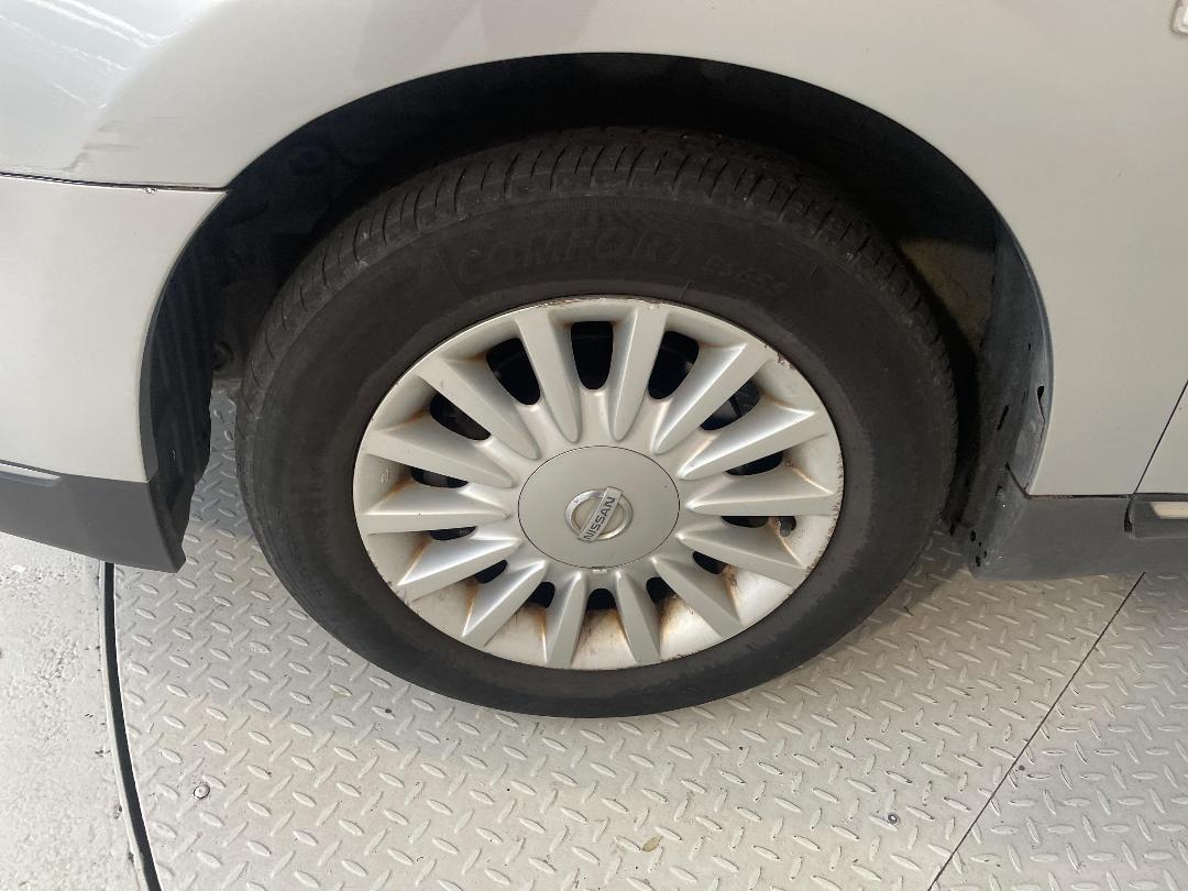 Photo '10' of Nissan Maxima