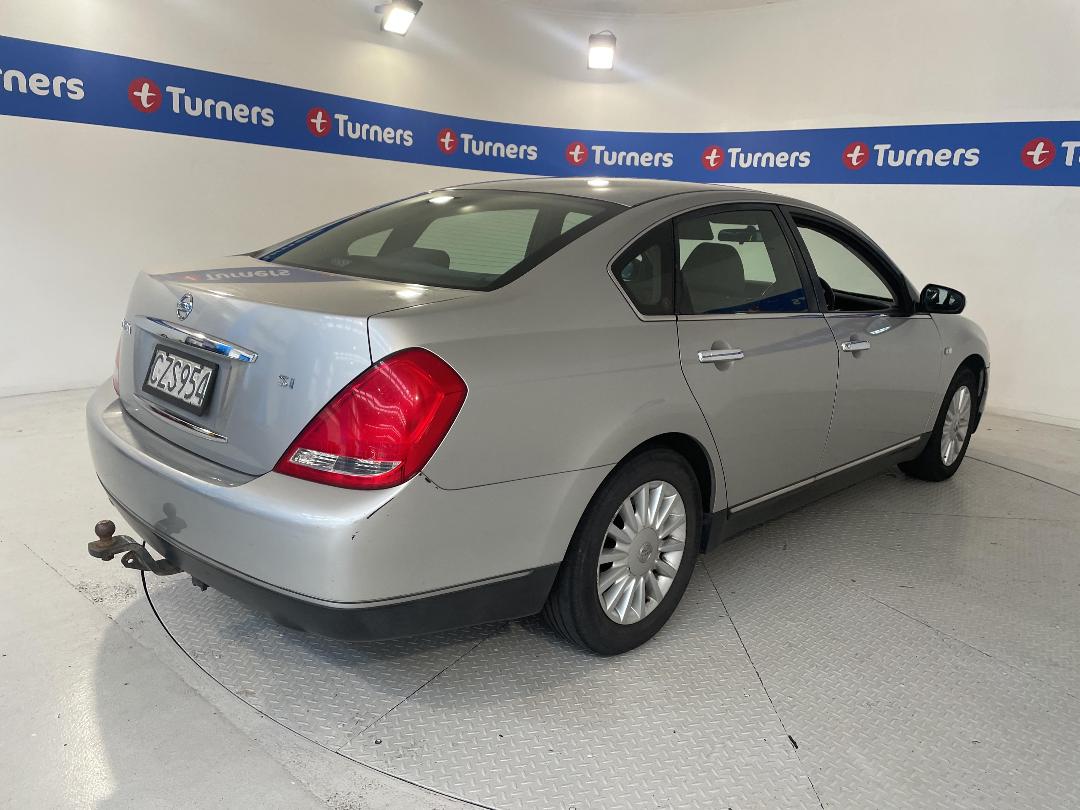 Photo '7' of Nissan Maxima