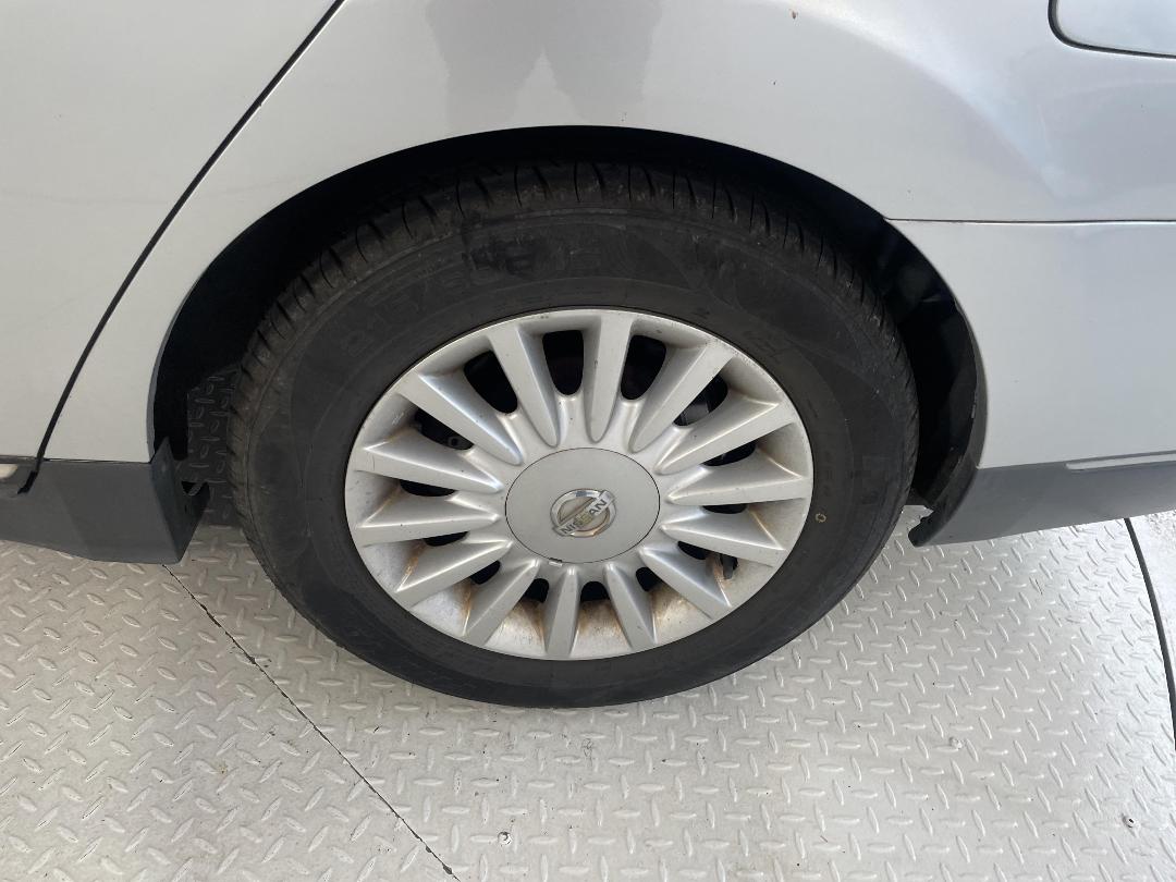 Photo '11' of Nissan Maxima