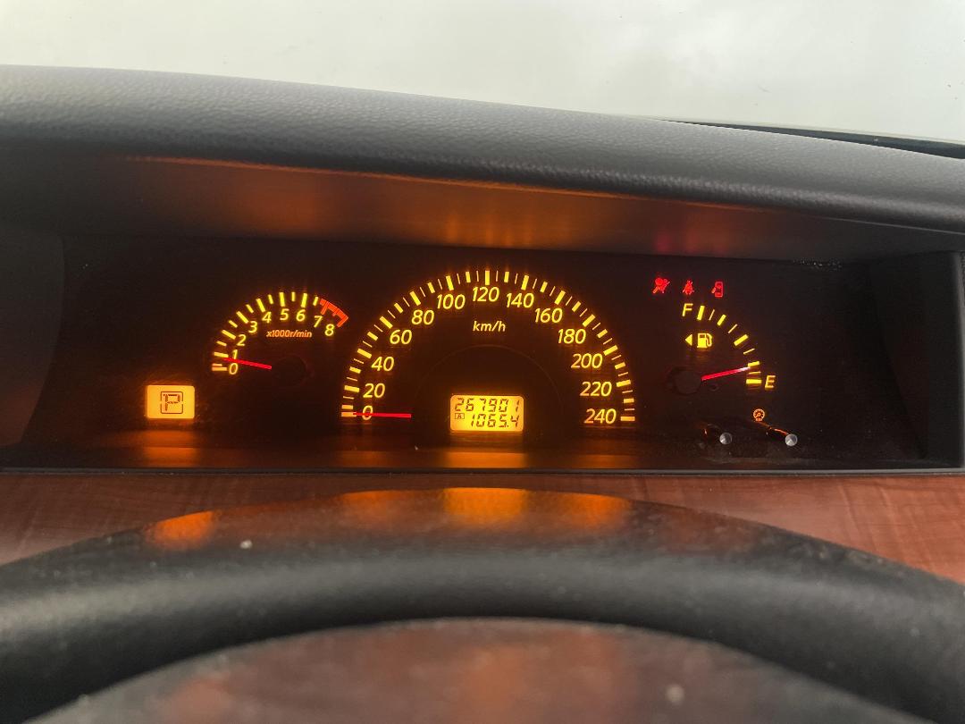 Photo '21' of Nissan Maxima