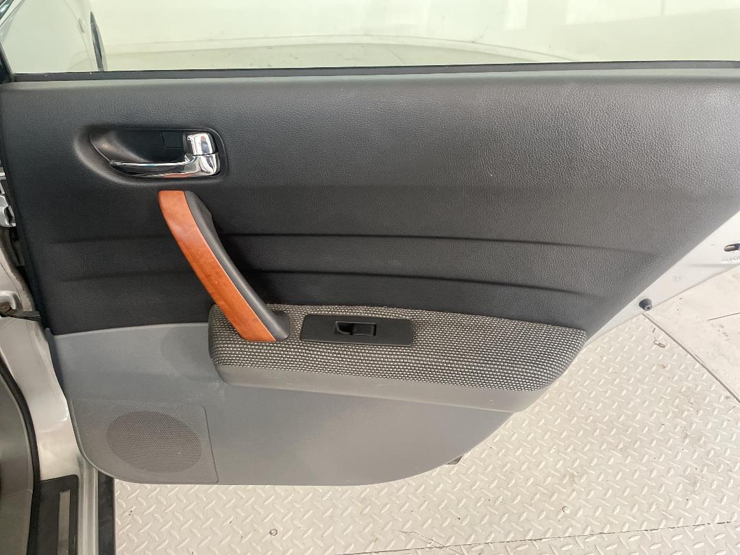 Photo '19' of Nissan Maxima