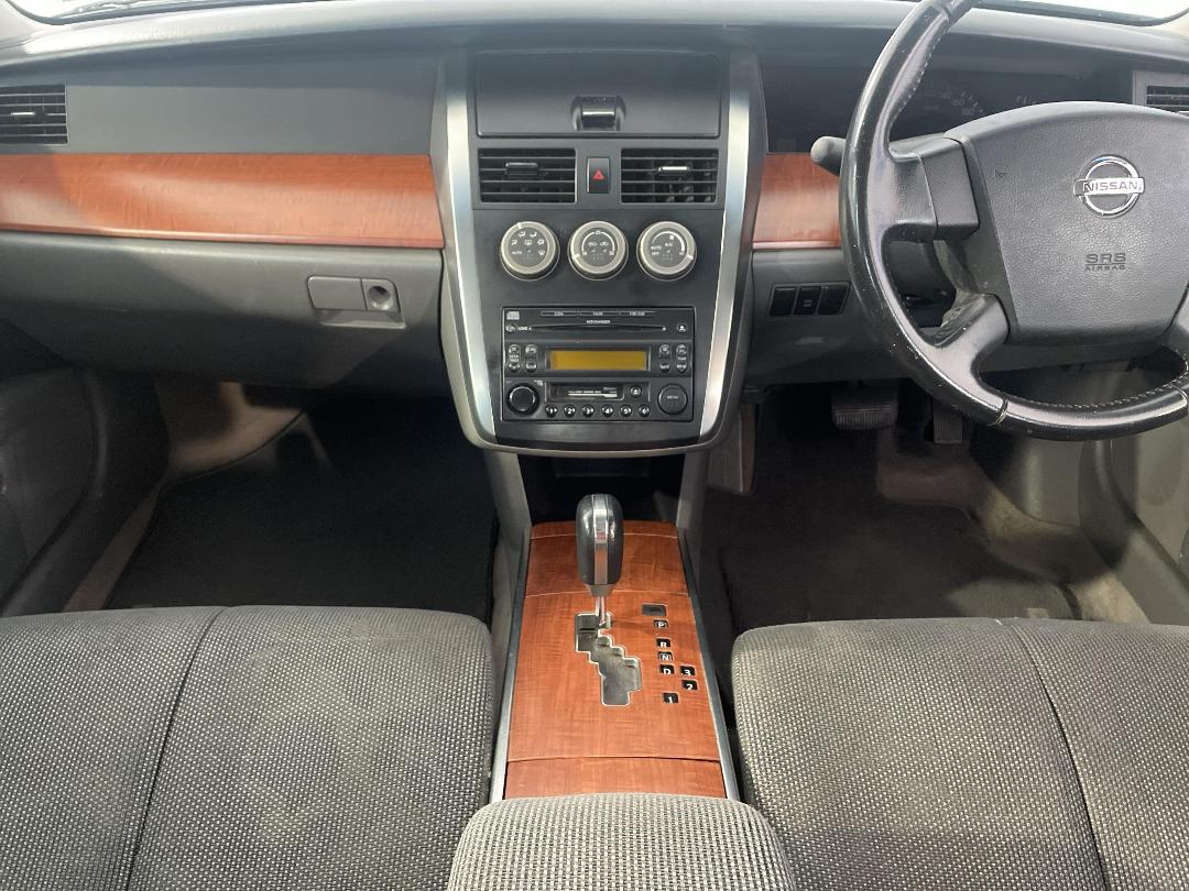 Photo '18' of Nissan Maxima