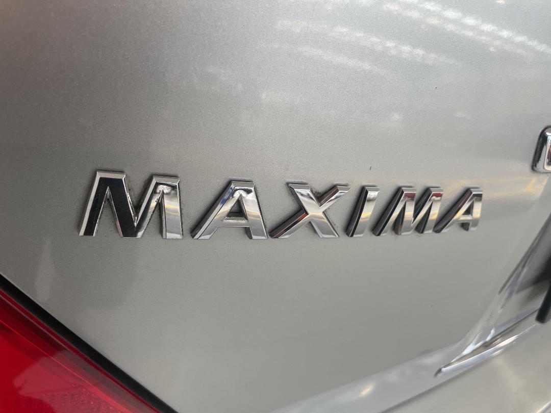 Photo '34' of Nissan Maxima