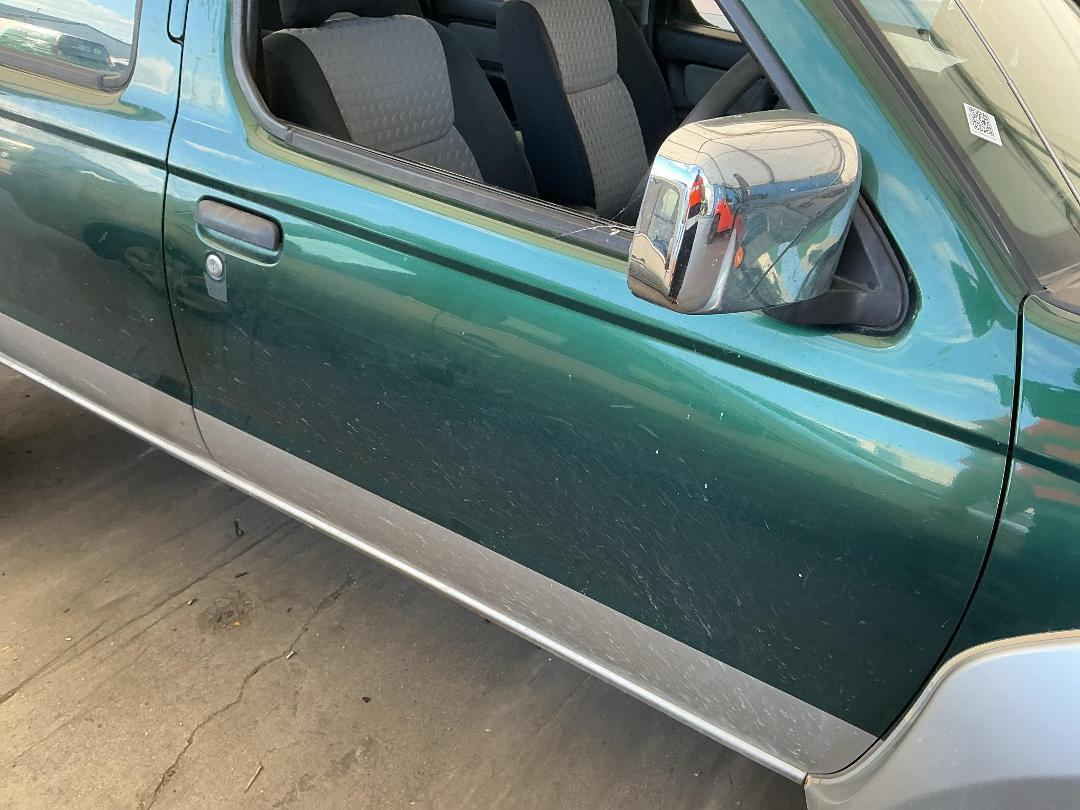 Photo '3' of Nissan Navara D/C W/S Vent