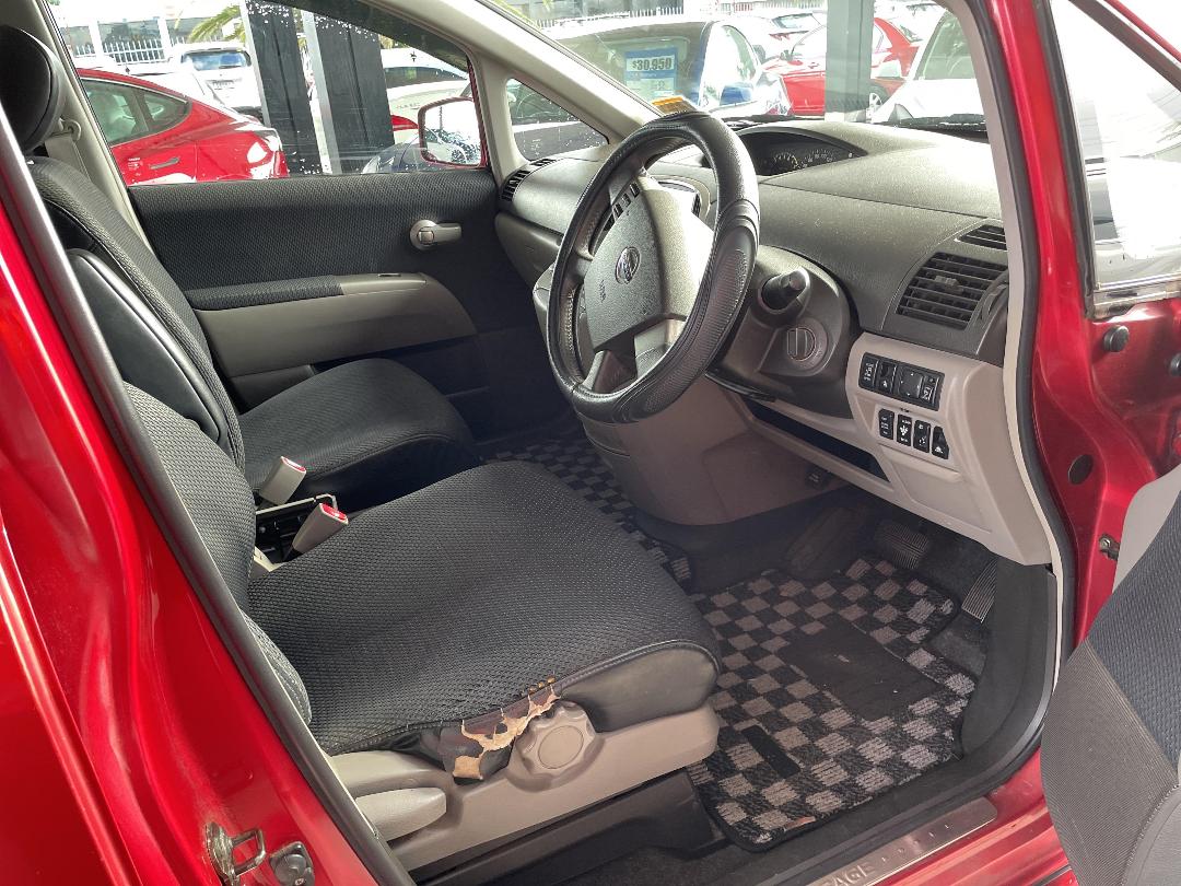 Photo '14' of Nissan Presage