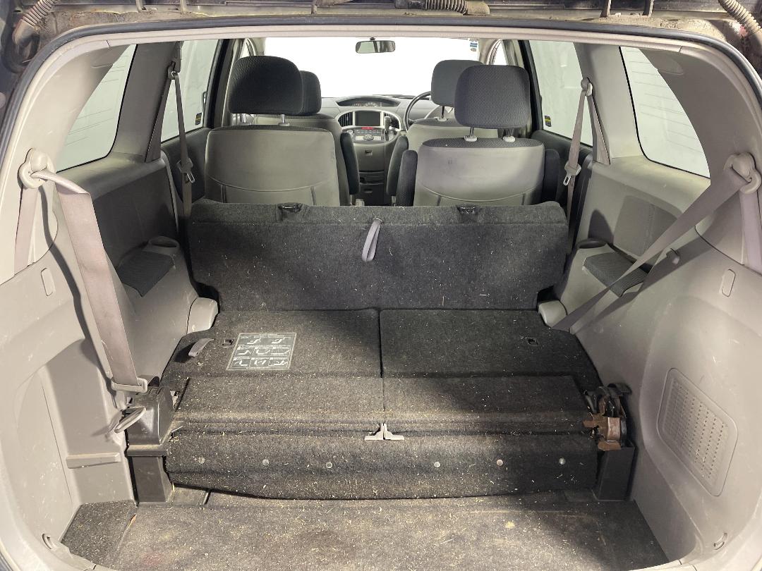 Photo '14' of Nissan Presage