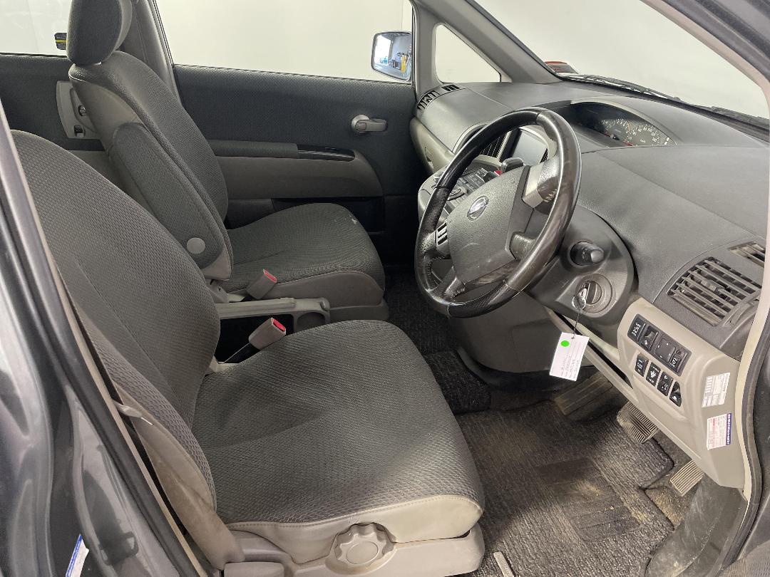 Photo '16' of Nissan Presage