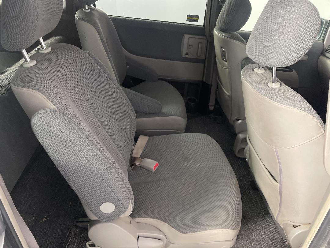 Photo '19' of Nissan Presage