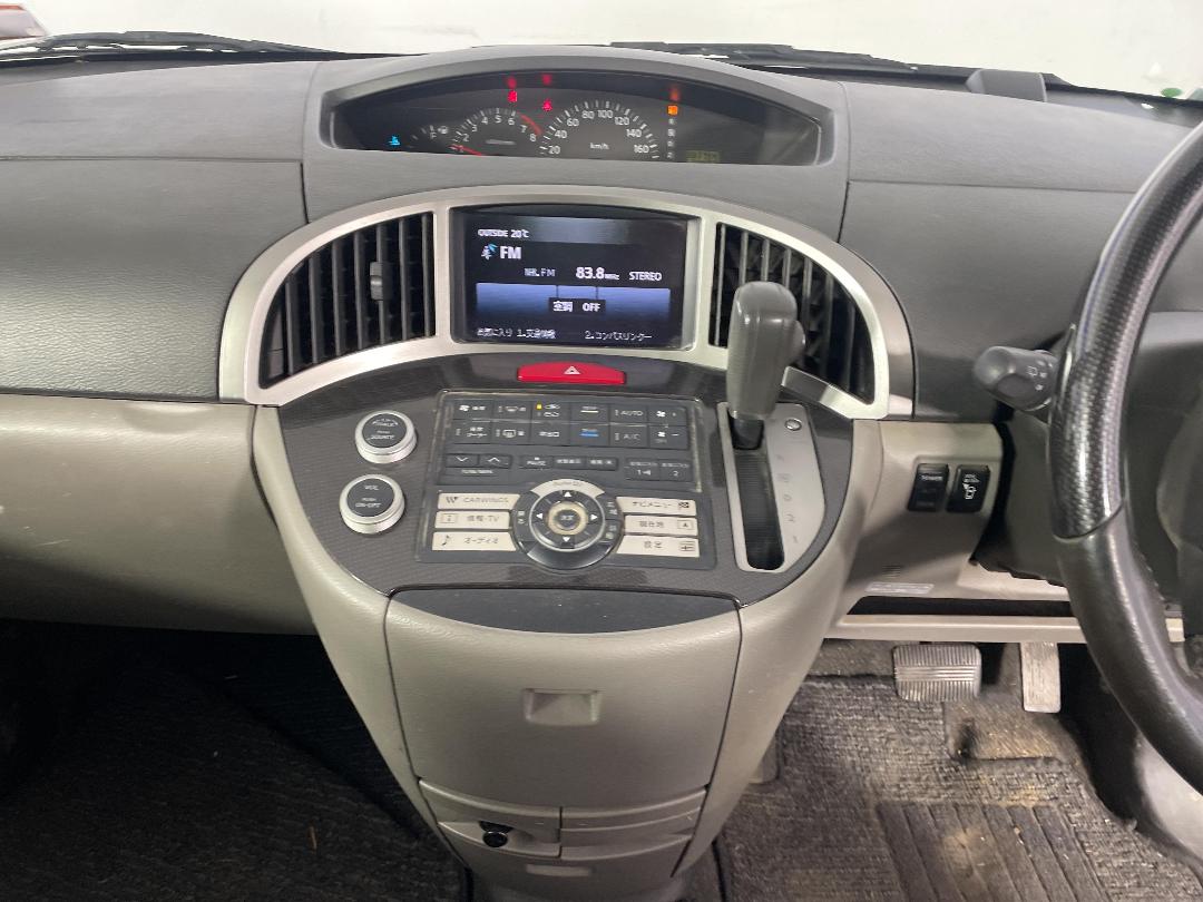 Photo '18' of Nissan Presage