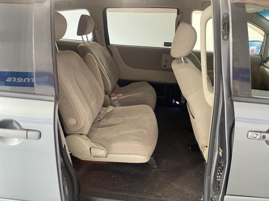 Photo '18' of Nissan Presage