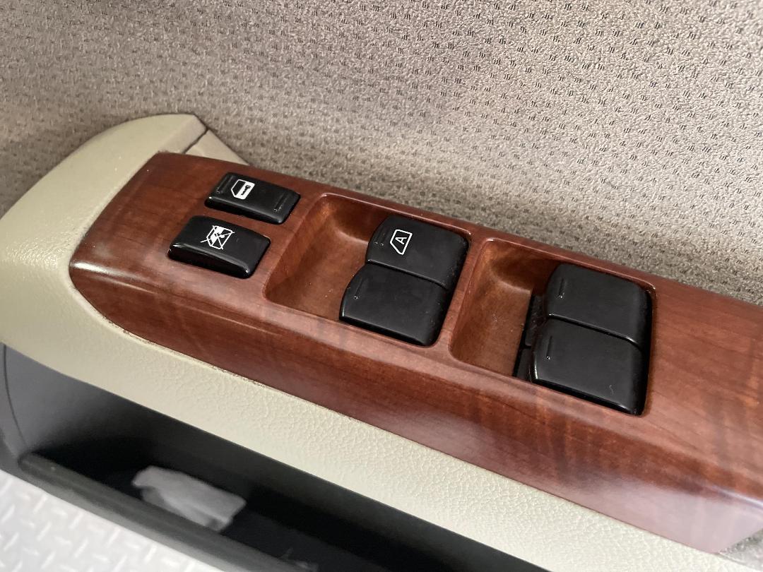 Photo '21' of Nissan Presage