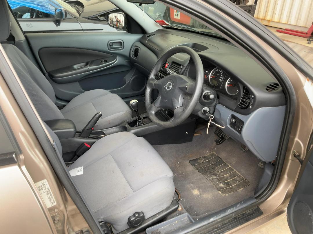 Photo '9' of Nissan Pulsar LS Photo '9' of Nissan Pulsar LS