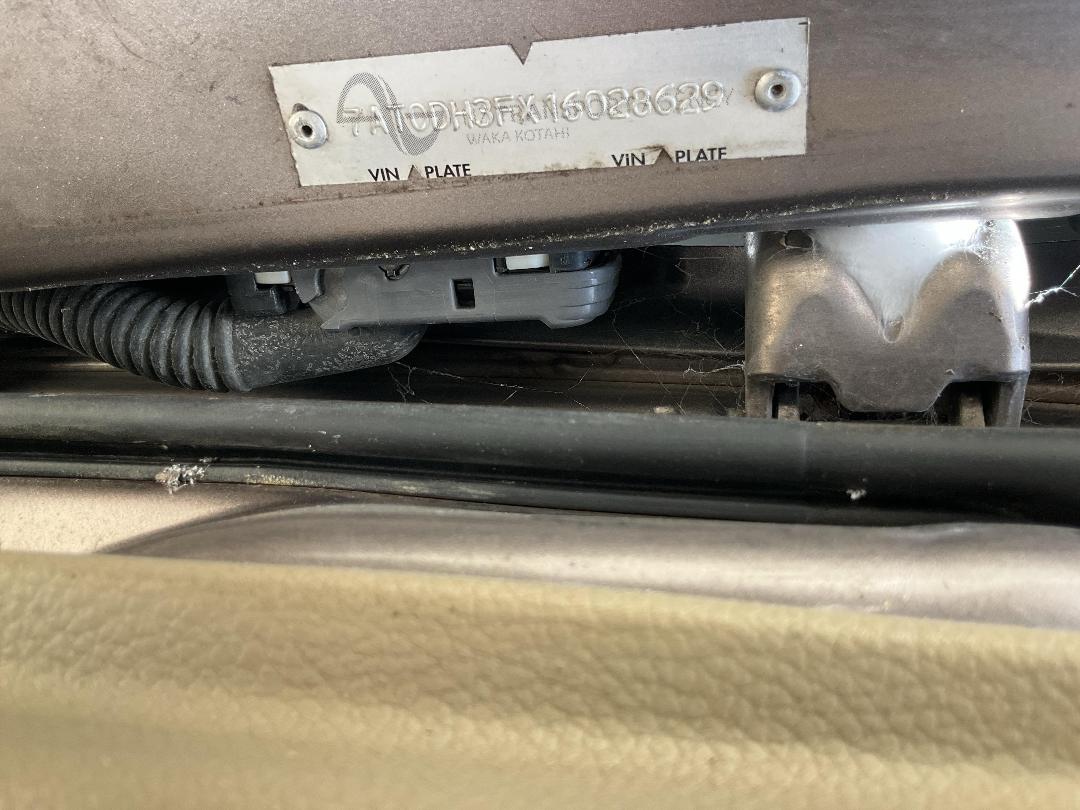 Photo '22' of Nissan Serena Photo '22' of Nissan Serena