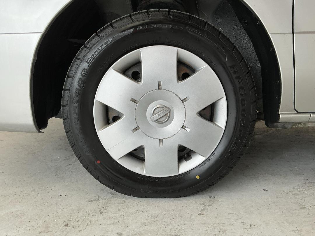 Photo '10' of Nissan Serena Photo '10' of Nissan Serena