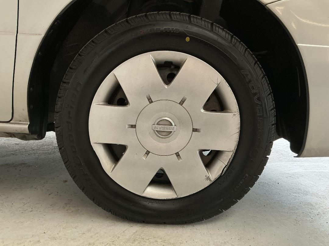 Photo '9' of Nissan Serena Photo '9' of Nissan Serena