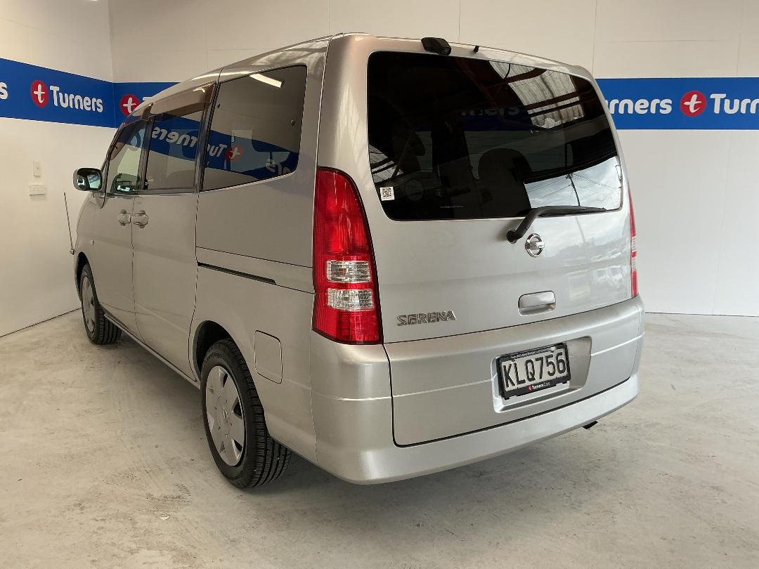 Photo '5' of Nissan Serena Photo '5' of Nissan Serena