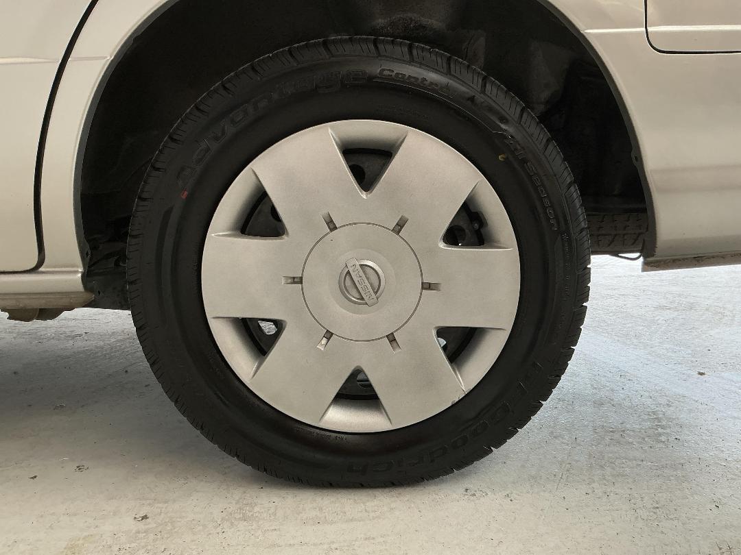 Photo '11' of Nissan Serena Photo '11' of Nissan Serena