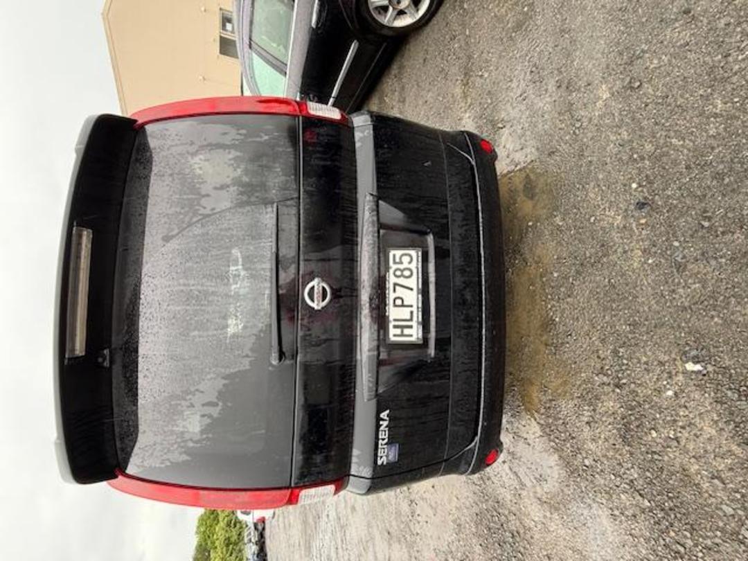 Photo '4' of Nissan Serena Photo '4' of Nissan Serena