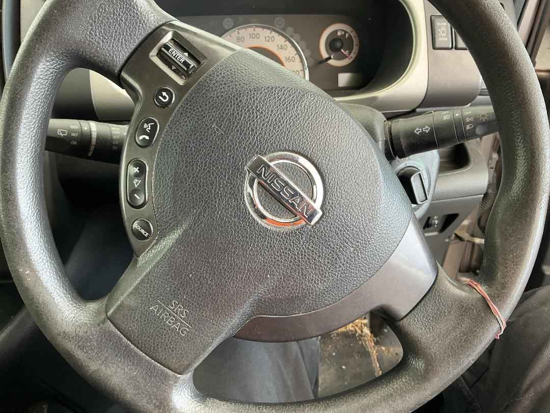 Photo '14' of Nissan Serena Photo '14' of Nissan Serena