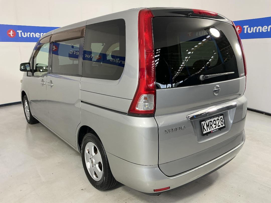 Photo '5' of Nissan Serena Photo '5' of Nissan Serena