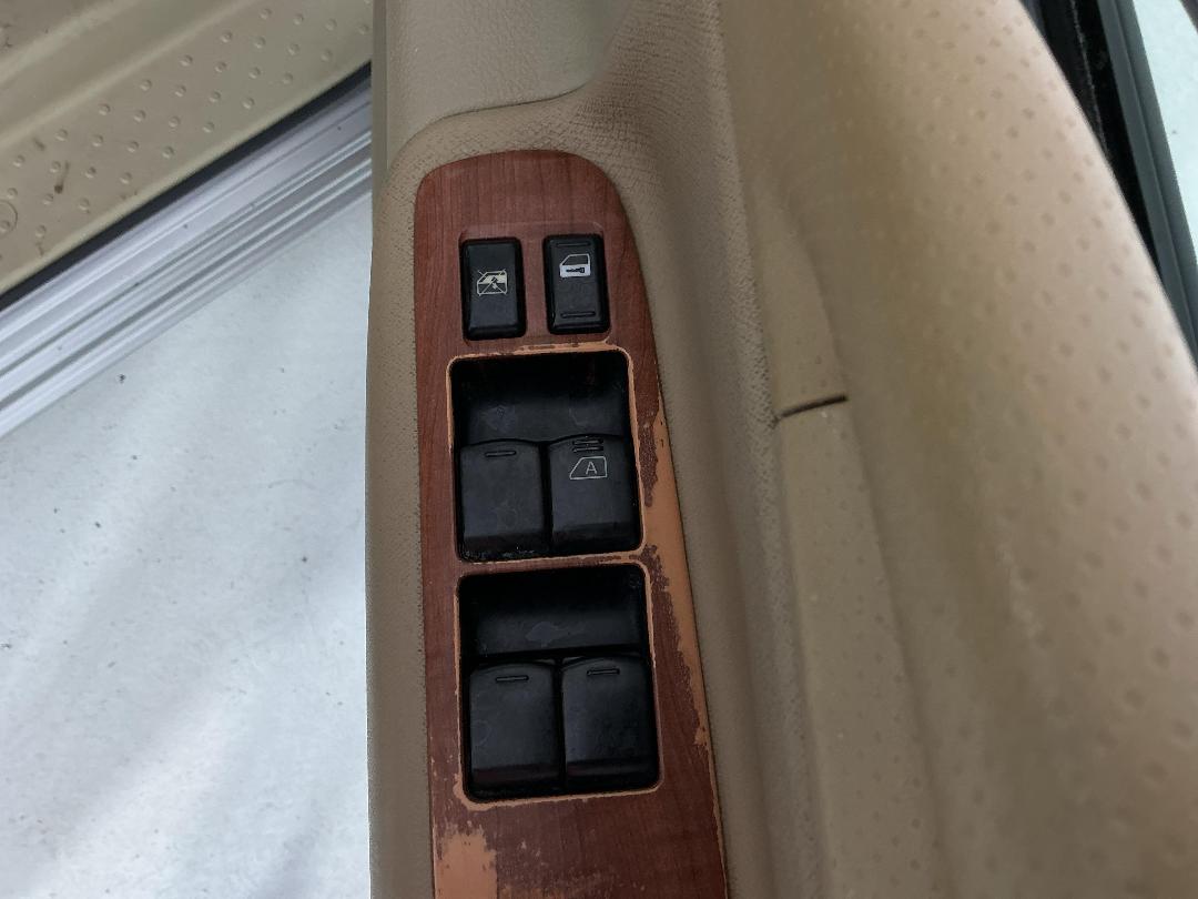 Photo '22' of Nissan Serena Photo '22' of Nissan Serena