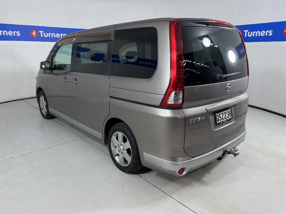 Photo '4' of Nissan Serena