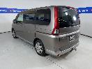 Thumbnail '4' of Nissan Serena