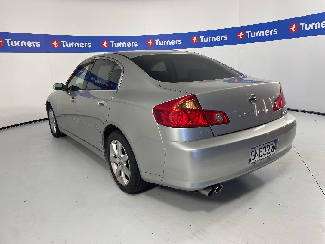 Photo '4' of Nissan Skyline