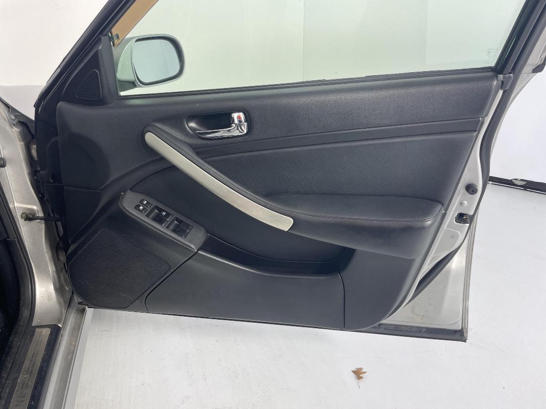 Photo '13' of Nissan Skyline