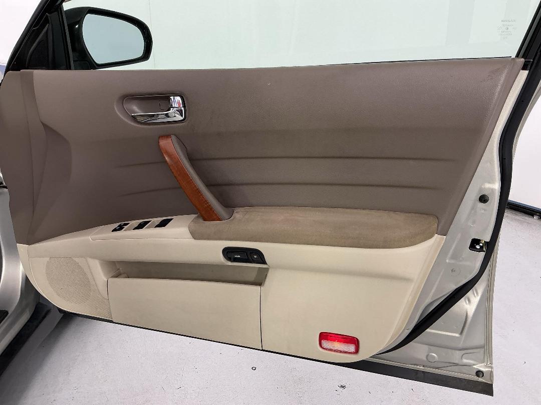 Photo '15' of Nissan Teana