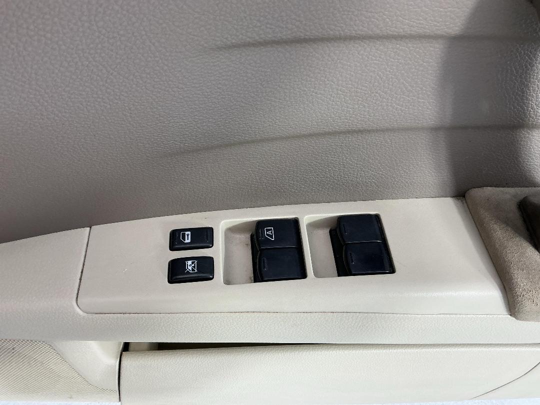 Photo '24' of Nissan Teana